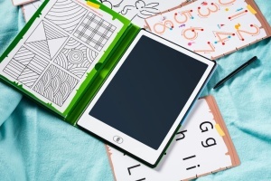Tableta de desen pentru copii GoGEN BOB si BOBEK, ecran LCD 11" (28 cm), baterie CR2025 inclusa , subtire si usoara,alb - Img 9