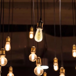 BEC LED ST64 E27 5W CU FILAMENT 2200K ALB CALD MODEL VINTAGE - Img 4