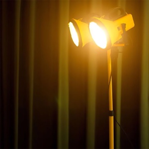 TREPIED PENTRU 2 REFLECTOARE LED - Img 9
