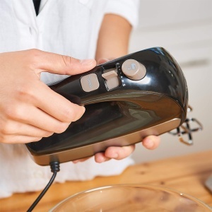 MIXER MANUAL 500W 5 VITEZE BLACK&DECKER - Img 4