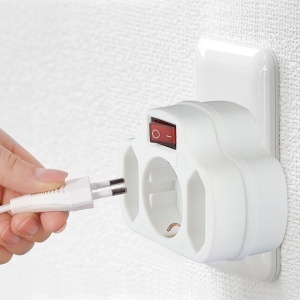 ADAPTOR 3 PRIZE CU INTRERUPATOR 3X16A MAX 3500W - Img 9