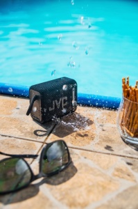 Boxa portabila JVC XS-E114B, 5W, radio FM, Bluetooth, IPX6, Litiu-ion 3,7 V / 2000 mAh, negru - Img 15