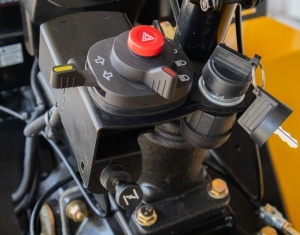 ProGARDEN Campo T18 Minitractor V27 4x4, 18CP, benzina, hidraulica fata-spate, roti 6.00-12 - Img 6