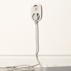 ADAPTOR PRIZA CU PROTECTIE LA SUPRATENSIUNE 16A 3680W MAX - Img 9