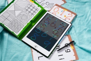Tableta de desen pentru copii GoGEN BOB si BOBEK, ecran LCD 11" (28 cm), baterie CR2025 inclusa , subtire si usoara,alb - Img 5
