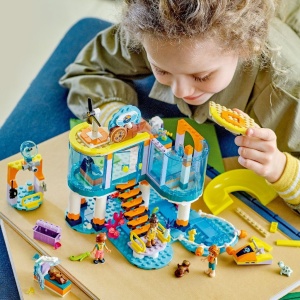 LEGO FRIENDS CENTRU DE SALVARE PE MARE 41736 - Img 2