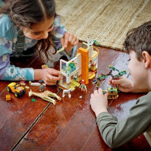 LEGO FRIENDS SALVAREA ANIMALELOR SALBATICE CU MIA 41717 - Img 2