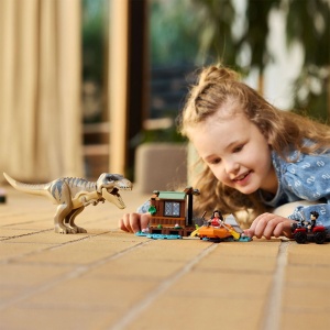LEGO JURASSIC WORLD RENASTEREA EVADARE PE RAU DIN CALEA UNUI T REX 76975 - Img 3