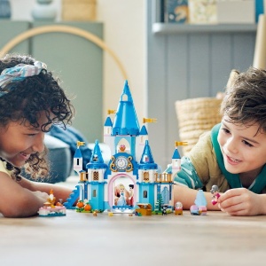 LEGO DISNEY PRINCESS CASTELUL CENUSARESEI SI AL LUI FAT-FRUMOS 43206 - Img 2