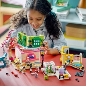 LEGO FRIENDS CENTRUL COMUNITAR DIN ORASUL HEARTLAKE 41748 - Img 2