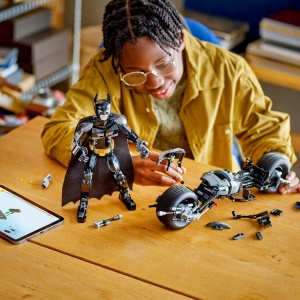 LEGO SUPER HEROES FIGURINA DE CONSTRUCTIE BATMAN SI MOTOCICLETA BAT-POD 76273 - Img 3