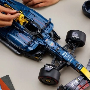 LEGO TECHNIC MASINA F1 ORACLE RED BULL RACING RB20 42206 - Img 3