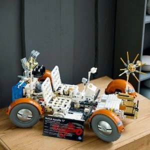 LEGO TECHNIC ROVERUL SELENAR DIN MISIUNILE NASA APOLLO 42182 - Img 3