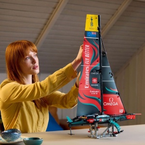 LEGO TECHNIC IAHTUL EMIRATES TEAM NEW ZEALAND AC75 42174 - Img 2