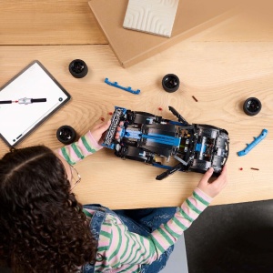 LEGO TECHNIC MASINA DE CURSE PORSCHE GT4 E-PERFORMANCE 42176 - Img 3