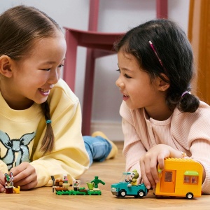 LEGO ANIMAL CROSSING CARAVANA SI MAGAZINUL DE GRADINARIT AL LUI LEIF 77054 - Img 2