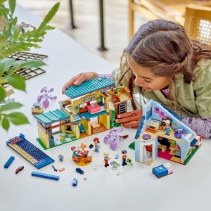 LEGO FRIENDS CASELE FAMILIALE ALE LUI OLLY SI PAISLEY 42620 - Img 3