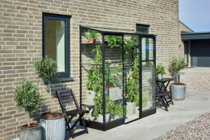 Sera HALLS QUBE 2 model de perete 1,2 mp, cu sticlă securizată 3 mm, culoare: neagră