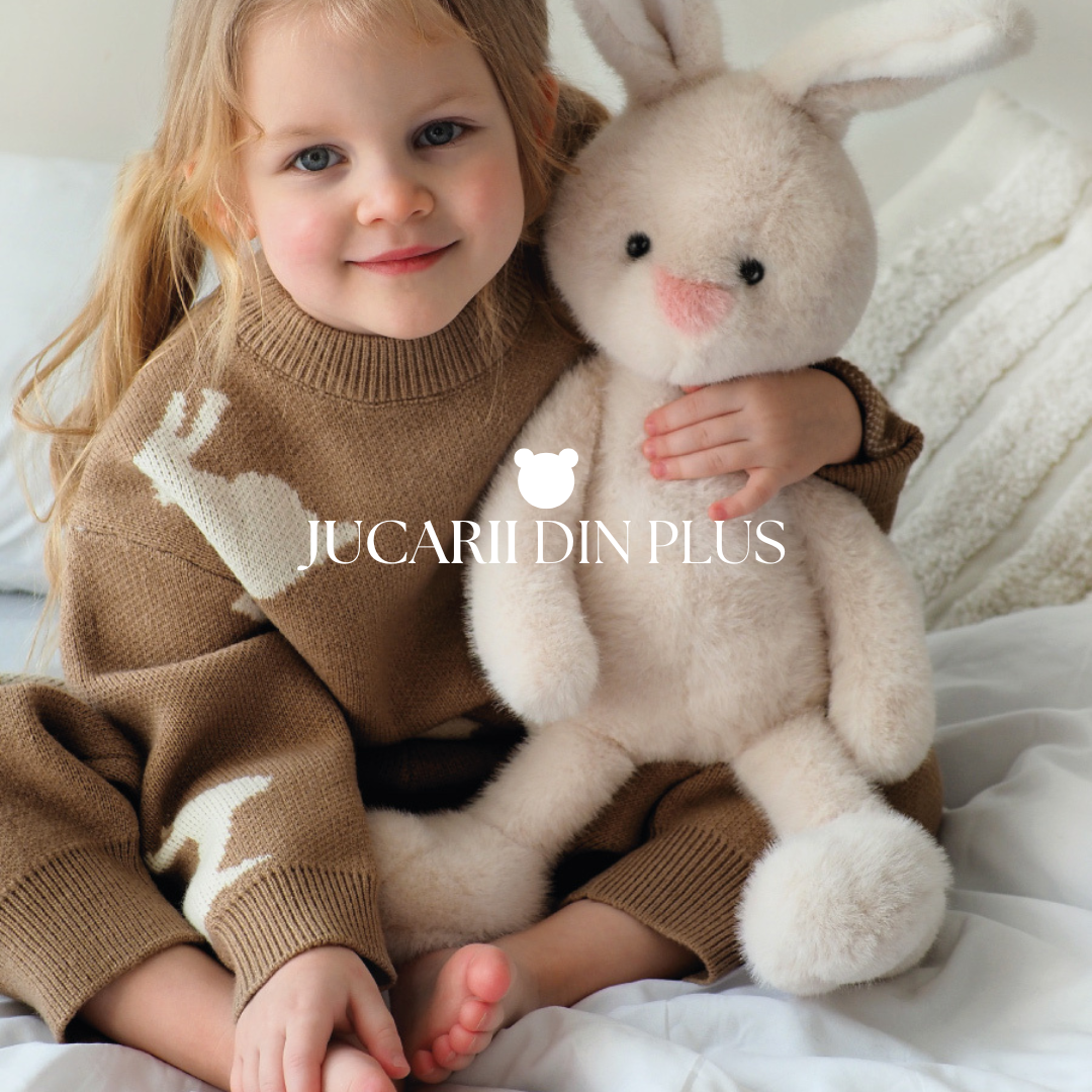 Jucării din plus Prange Toys – jucării moi și sigure, perfecte pentru îmbrățișări și joacă, ajutând la dezvoltarea emoțională a copiilor.