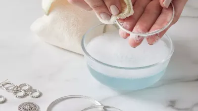 Cum să cureți și întreții bijuteriile din argint 925 – Ghid complet Evana