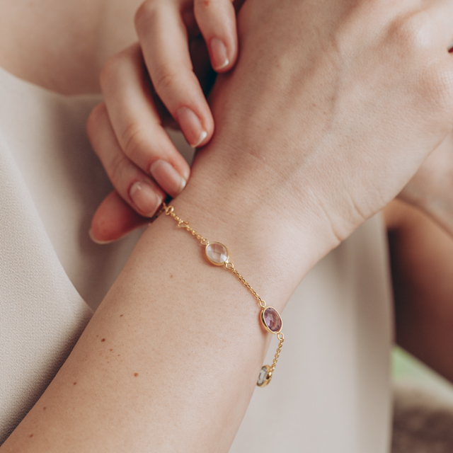 Bunte Armbänder