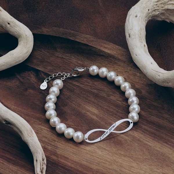 Elegantes Armband mit Zuchtperlen und anpassbarem Unendlichkeitssymbol - 14K Gold oder 925 Sterling Silber