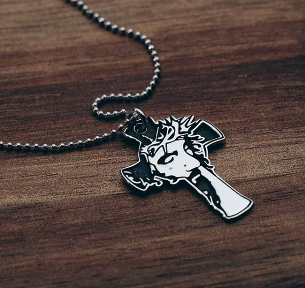 Silberkette mit Kreuz - Das Gesicht Jesu, kraftvolle Botschaft und elegantes Design