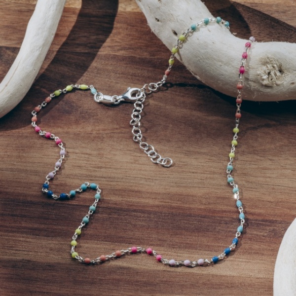 Silberne Halskette mit Regenbogenfarben-Emaille
