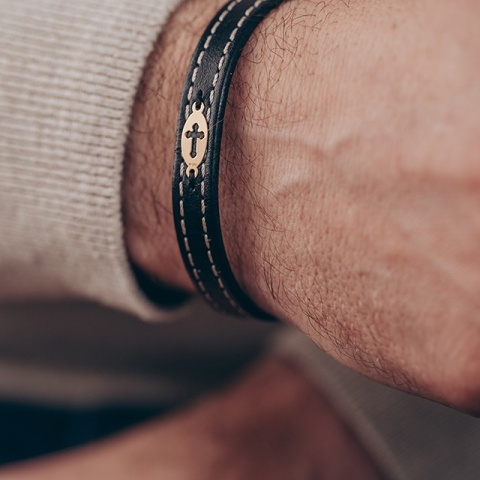 Brățară Bărbați Piele Cusută cu Cruce Aur 14K Personalizată – Model Spiritualitate Retro - Img 4