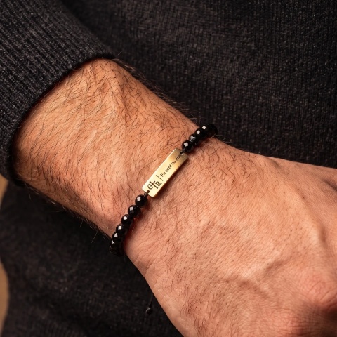Brățară cu cristale și plăcuță din aur 14K pe șnur – Bijuterie personalizată Evana