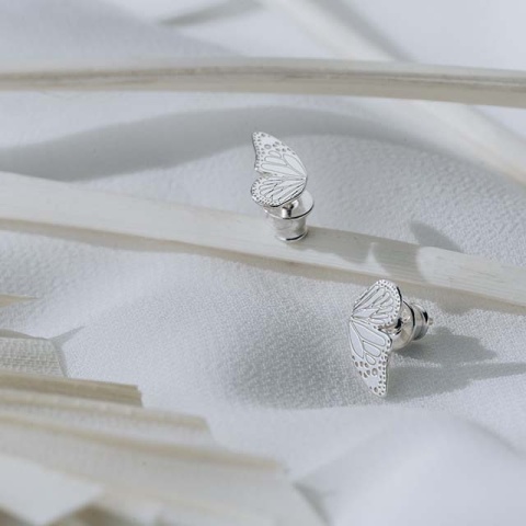 Cercei din argint fragilitate fluture – Eleganță delicată 10x7 mm - Img 2