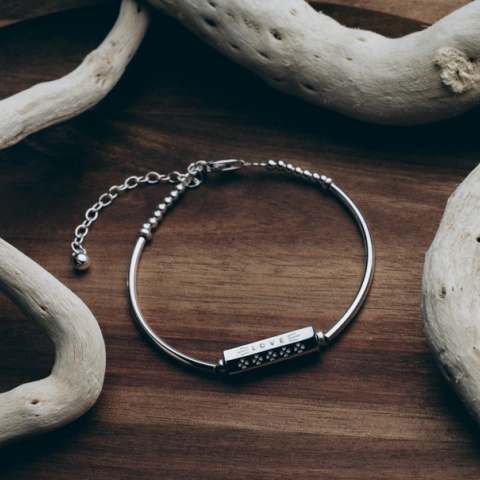 Silberarmband mit Anhänger "Barrel of Happiness" - Positive Botschaften für das tägliche Leben