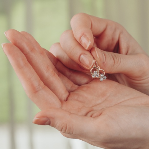Cercei aur copii 14K trifoi cu zirconiu – închidere sigură - Img 2