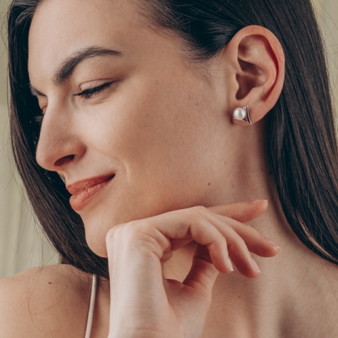 Ohrringe aus 925er Sterlingsilber mit 7,5-8 mm Perle und Zirkonia, rhodiniert