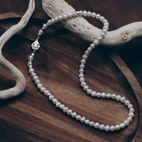 Colier elegant cu perle naturale și elemente din argint, personalizabil cu gravură - Img 4