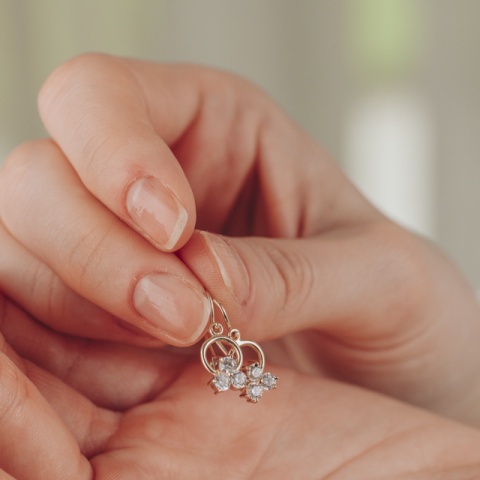 Kinderohrringe aus 14K Gold - Kleeblatt mit Zirkonia - sicherer Verschluss - Img 3