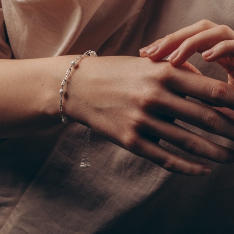 Silberarmband mit Zuchtperlen und Schiebeverstellung - Anpassungsfähige Eleganz - Img 5