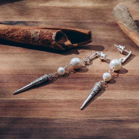 Silberohrringe mit Zuchtperlen - Eleganz und Kraft in jedem Detail - Img 3