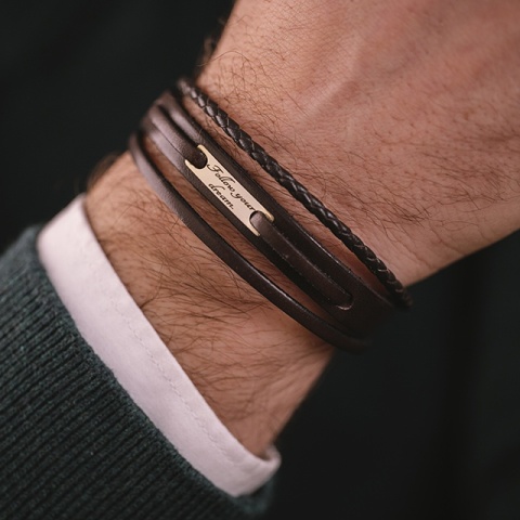Brățară Bărbați din Piele și Aur 14K – Cadou Personalizat cu Gravură | Model Demn M