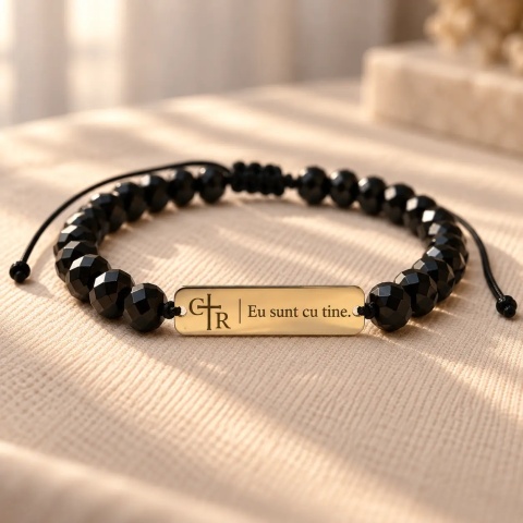 Brățară cu cristale și plăcuță din aur 14K pe șnur – Bijuterie personalizată Evana