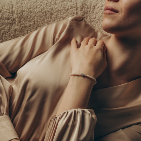 Brățară din argint cu perle naturale și inima cu zirconii – Eleganță naturală - Img 4