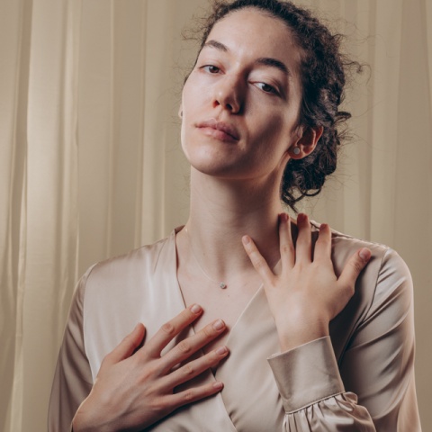 Colier cu Fir Transparent și Pandantiv Luna Plina din Argint Delicat – Eleganță Subtilă pentru Orice Ocazie - Img 4