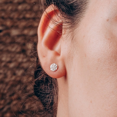 Kleine Ohrringe aus Sterlingsilber mit Zirkonbesatz 6 mm - Zartes Funkeln