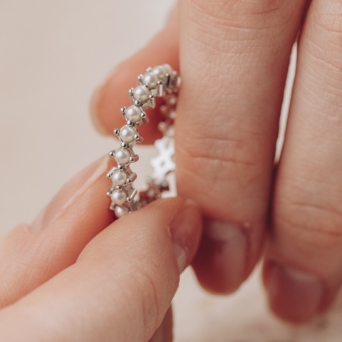 Rhodinierter Ring aus Sterlingsilber mit Rhodium und Perlen - Eleganz und Raffinesse - Img 9
