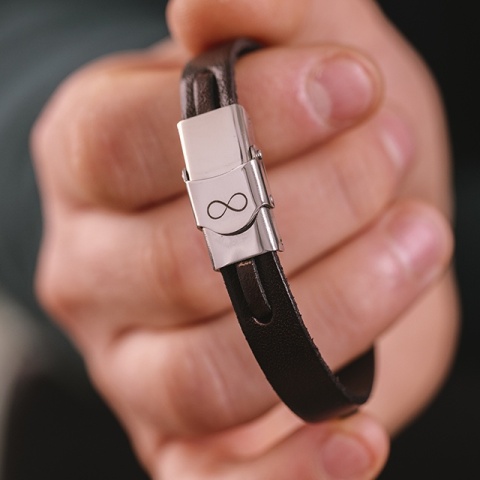 Detaliu închizătoare din oțel inoxidabil cu gravură pentru brățară bărbătească personalizată