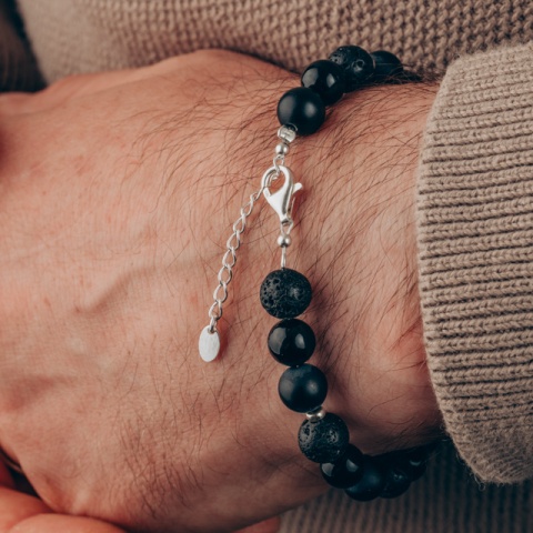 Brățară personalizată cu onix mat/lucios și lavă, detalii argint - Img 2