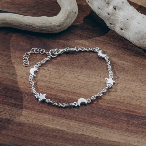 Ihr Galaxy Silberarmband mit Sternen und Mond