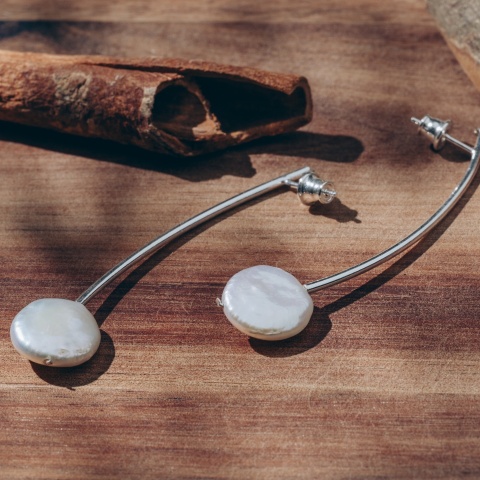 Lange Silberohrringe mit Scheiben-Zuchtperlen - 7 cm Eleganz, zeitlose Raffinesse - Img 2