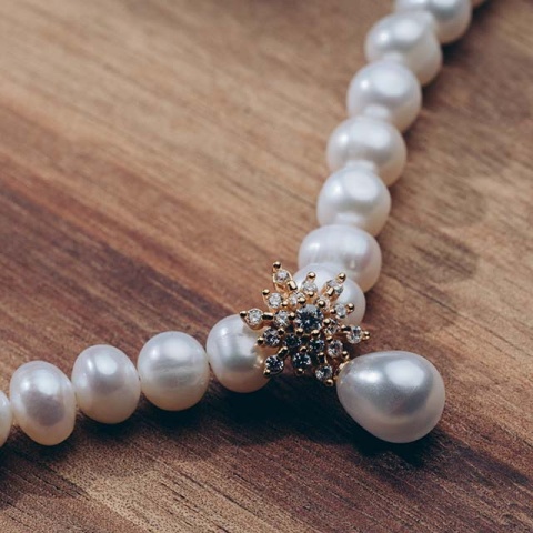 Colier Elegant cu Perle, Argint și Floare – Lungime Personalizabilă - Img 3