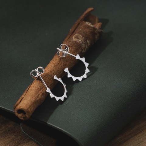 Cercei creole din argint 925 cu închidere zimțată – minimalism clasic, confort modern - Img 3